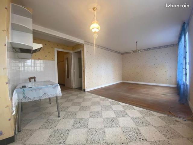 Maison vente à Confolens, Saint-fraigne