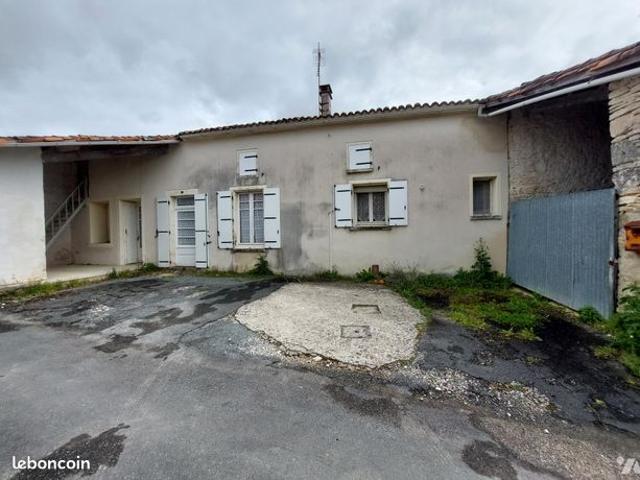 Maison vente à Saint-Jean-d'Angély, Les Touches-de-périgny