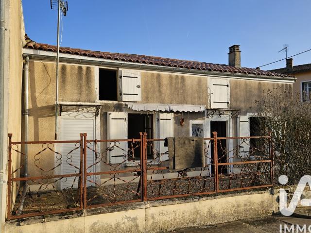 Maison vente à Confolens, Les Gours