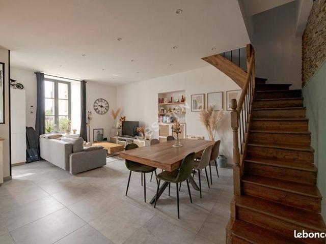 Maison vente à Tournon-sur-Rhône, Châteaubourg