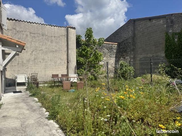 Maison vente à Saintes, Semussac