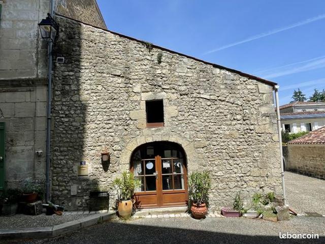 Maison vente à Saint-Jean-d'Angély, Saint-savinien