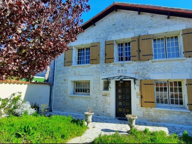 Maison vente à Saintes, Cozes