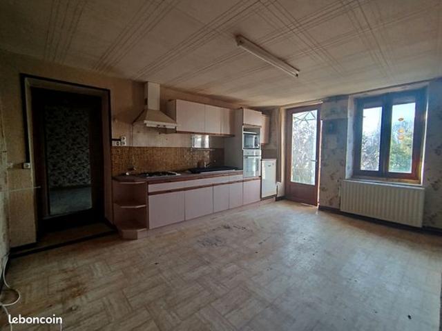 Maison vente à Soissons, Paars