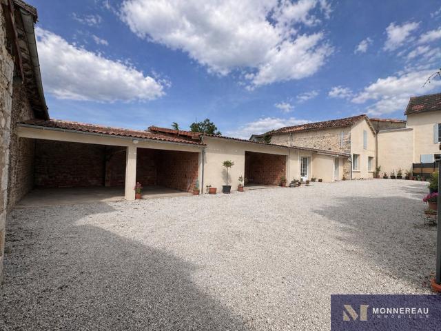 Maison vente à Confolens, Saint-amant-de-bonnieure