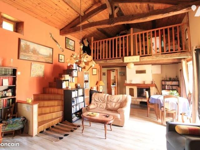 Maison vente à Saintes, La Vallée