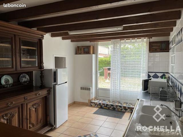 Maison vente à Saint-Jean-d'Angély, La Vergne