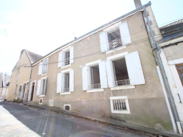 Maison vente à Cosne-Cours-sur-Loire, La Charité-sur-loire