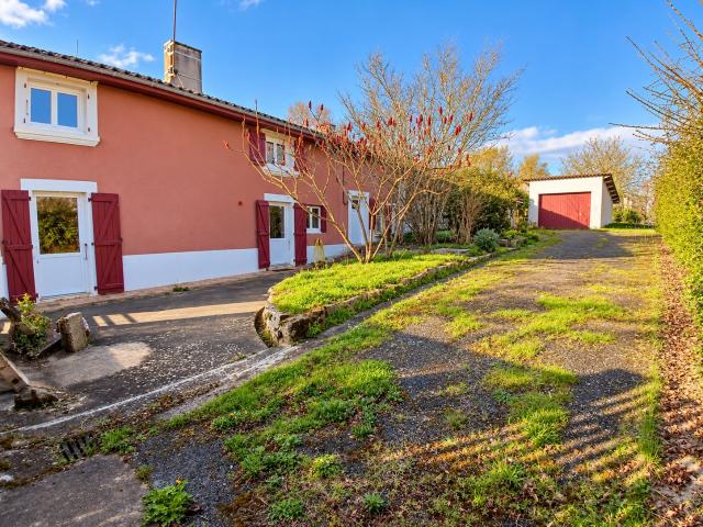 Maison vente à Roumazières-Loubert, Terres-de-Haute-Charente