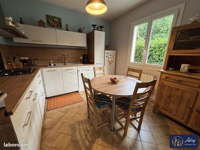 Maison vente à Champs-sur-Tarentaine-Marchal, Cantal