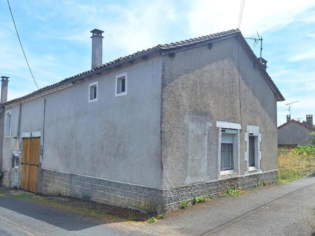 Maison vente à Nontron, Piégut-pluviers