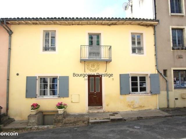 Maison vente à Mâcon, Tournus