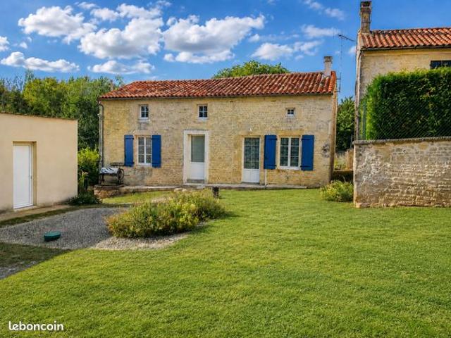 Maison vente à Confolens, Longré