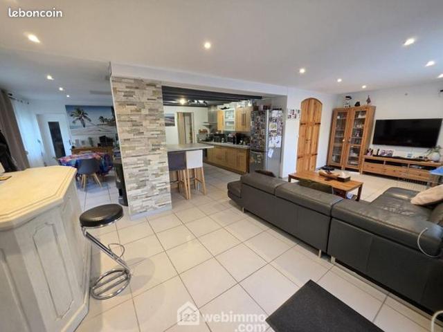 Maison vente à Bordeaux, Le Pian-médoc