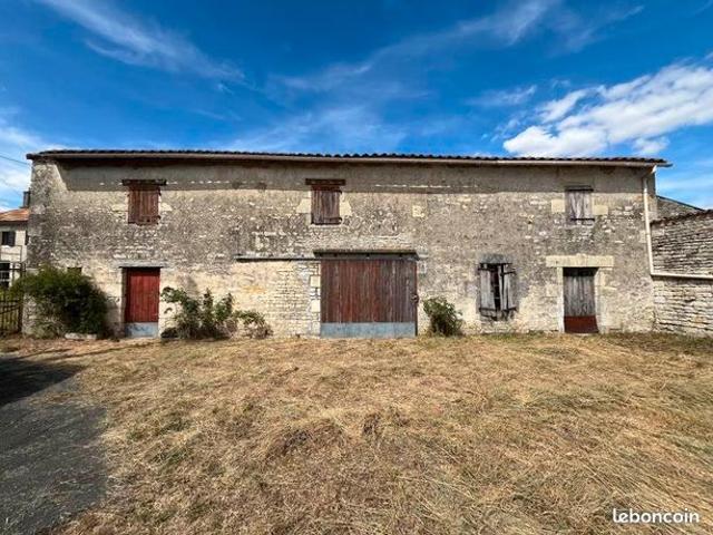 Maison vente à Confolens, Lupsault