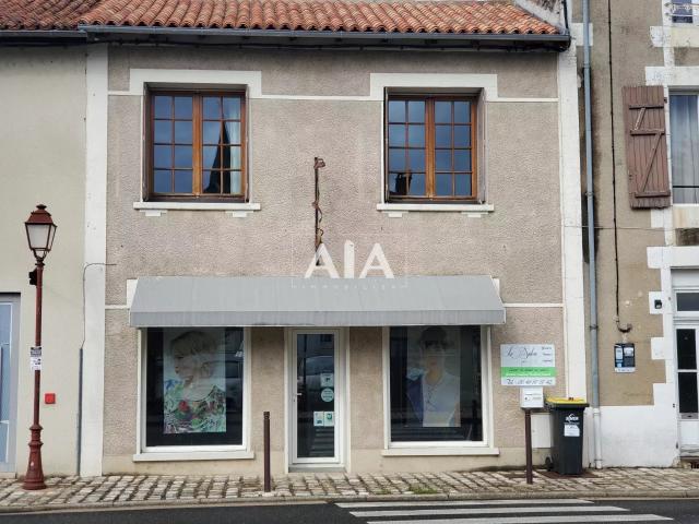 Maison vente à Montmorillon, Charroux