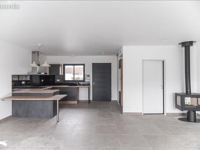 Maison vente à Mazerolles, Charente