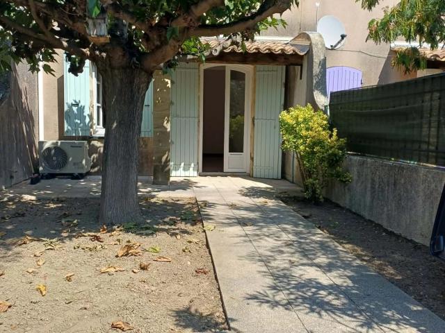 Maison location à Saint-Étienne-du-Grès, Bouches-du-Rhône