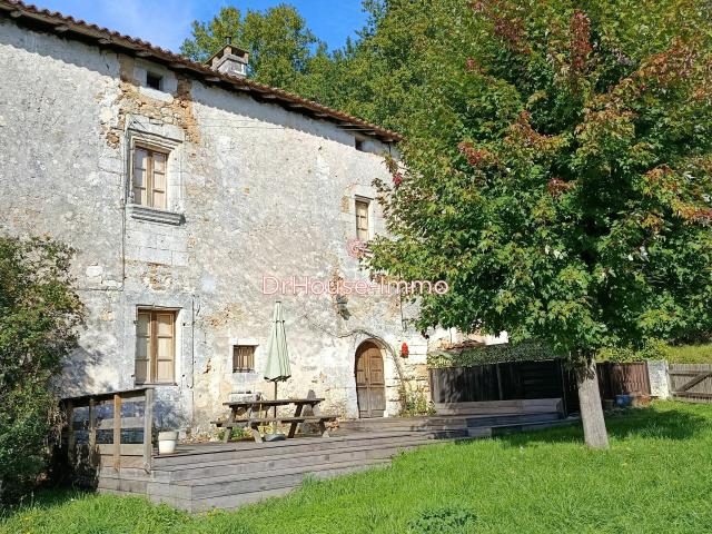 Maison vente à Nontron, Champeaux-et-la-chapelle-pommier