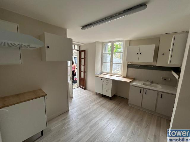 Maison vente à Montmorillon, Charroux