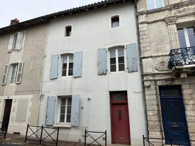 Maison vente à Confolens, Ruffec
