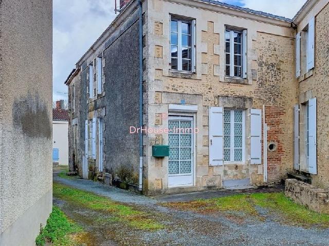 Maison vente à L'Étrouflère, Sigournais