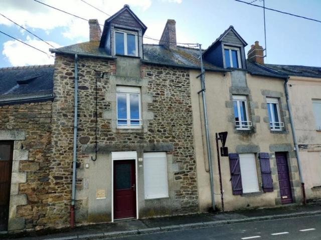 Maison vente à Mayenne, Courcité