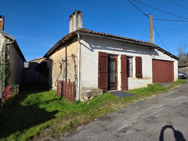 Maison vente à Confolens, Saint-claud