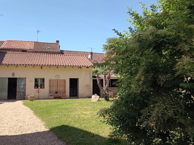 Maison vente à Nontron, Saint-pardoux-la-rivière