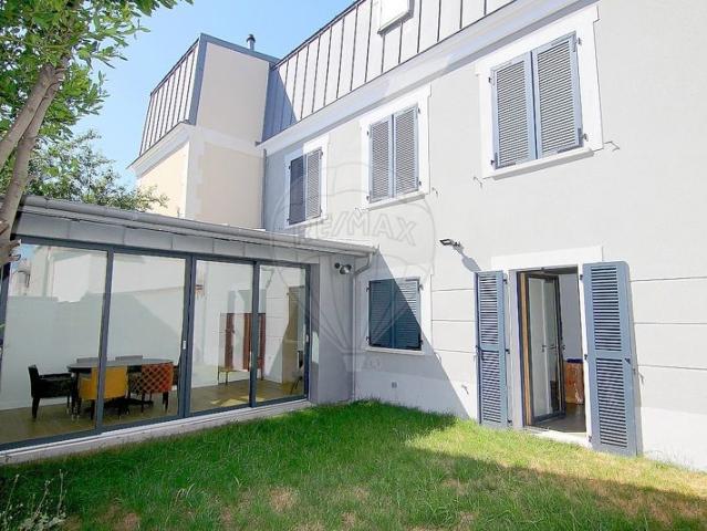 Maison location à Colombes, Europe
