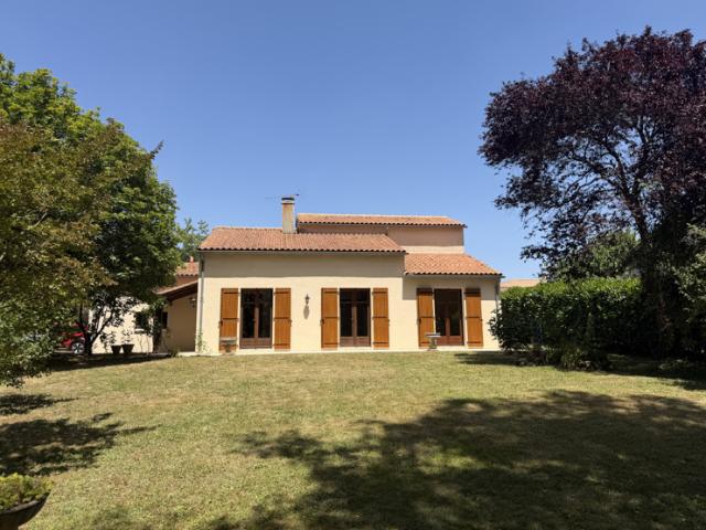 Maison vente à Confolens, Les Pins