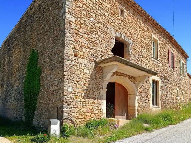 Maison vente à Combe, Sabran