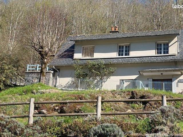 Maison vente à Mauriac, Saint-chamant