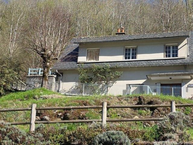 Maison vente à Mauriac, Saint-chamant