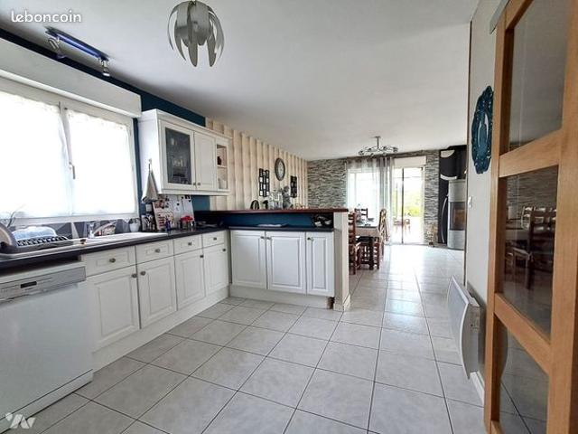 Maison vente à Saintes, Burie