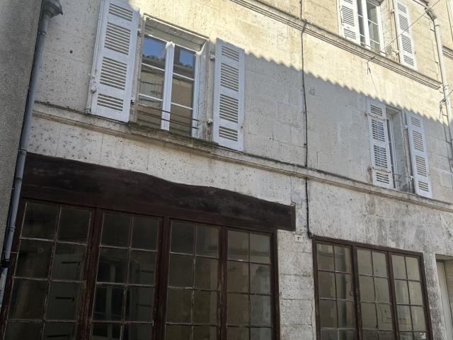 Maison vente à Angoulême, Montmoreau-saint-cybard