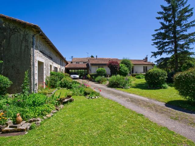 Maison vente à Confolens, Villefagnan