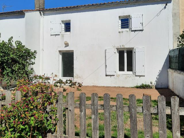 Maison location à Le Bourg, Benon