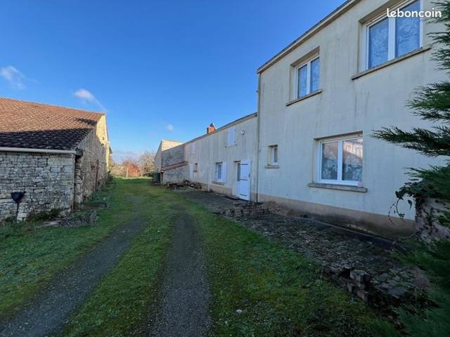 Maison vente à Fontenay-le-Comte, Sainte-gemme-la-plaine
