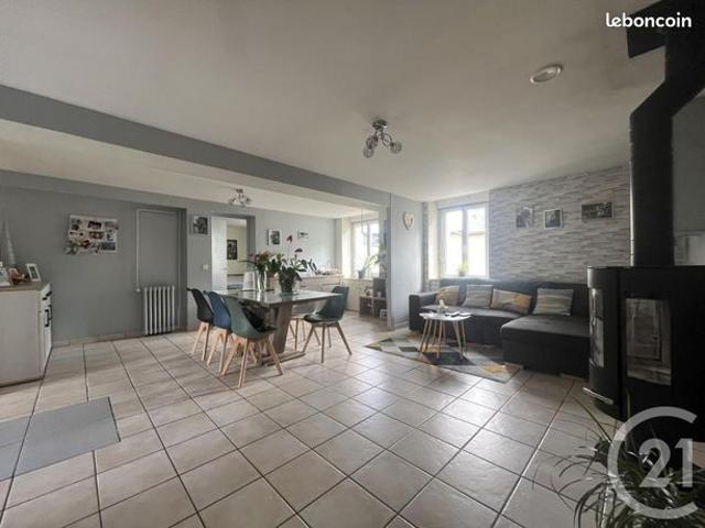 Maison vente à Laval, Le Bourgneuf-la-forêt
