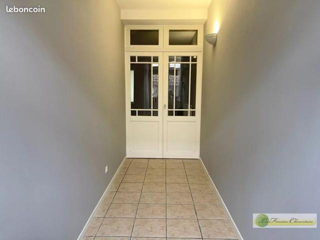 Maison vente à Confolens, Aigre