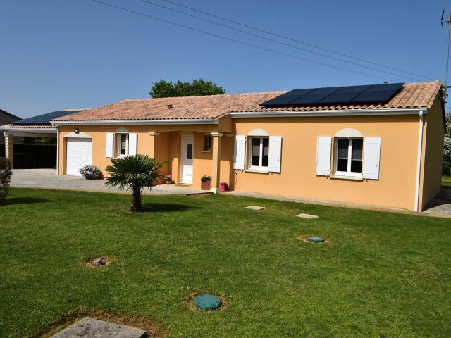 Maison vente à La Rochefoucauld, La Rochefoucauld-en-Angoumois