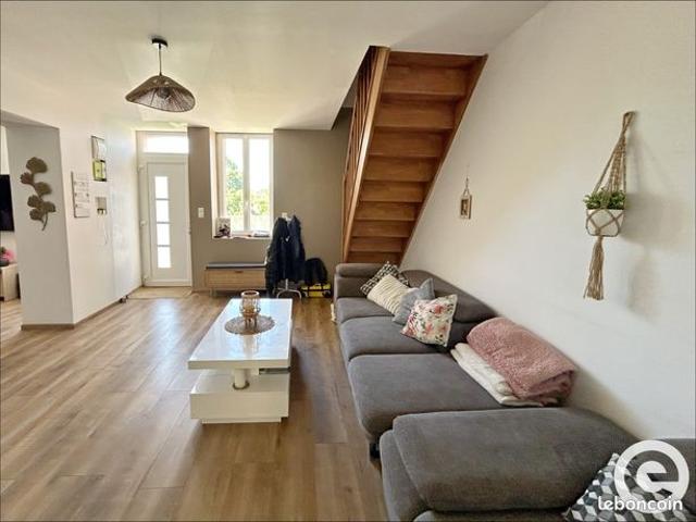 Maison vente à Sens, Les Sièges
