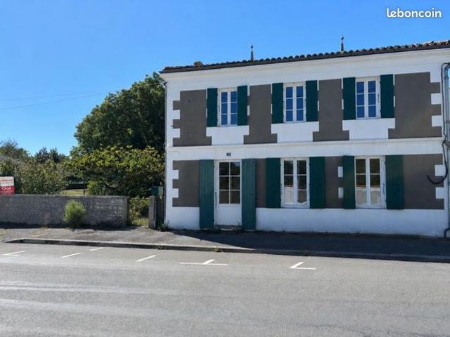 Maison vente à Rochefort, Saint-jean-d'angle