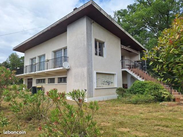 Maison vente à Pau, Buros