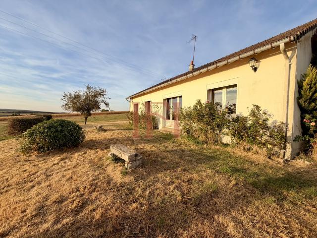 Maison vente à La Houssaye, Morée