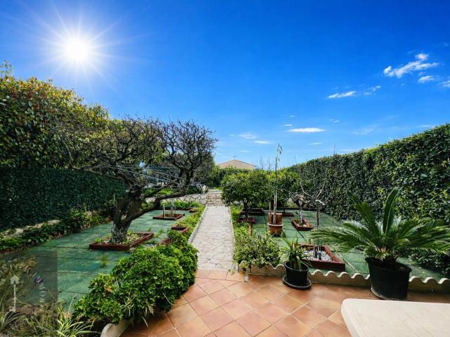 Maison vente à Saint-Laurent-du-Var, Alpes-Maritimes