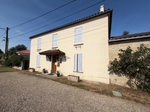 Maison location à Au Bourg de Saint-Pierre, Gontaud-de-Nogaret