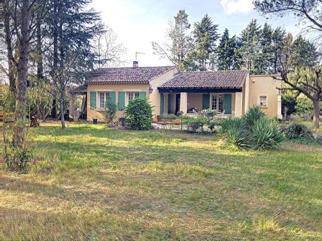 Maison vente à Arles, Mollégès