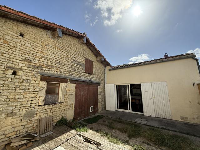 Maison vente à Saint-Jean-d'Angély, Nachamps